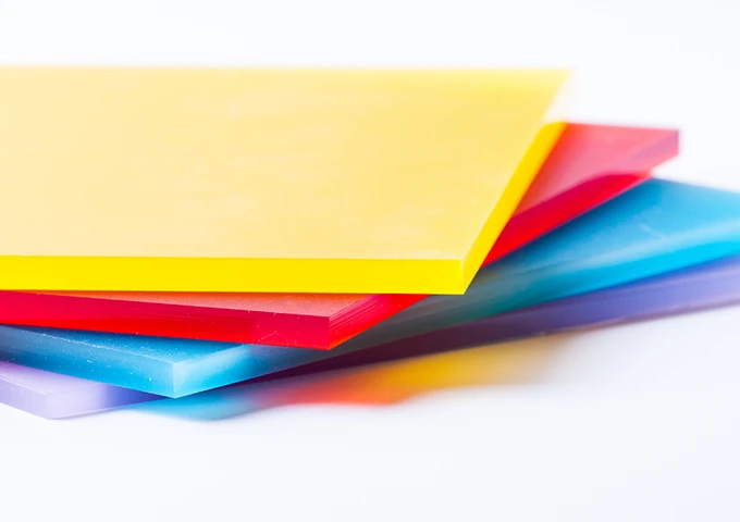 Distribuzione di materiale plastico a Catania
